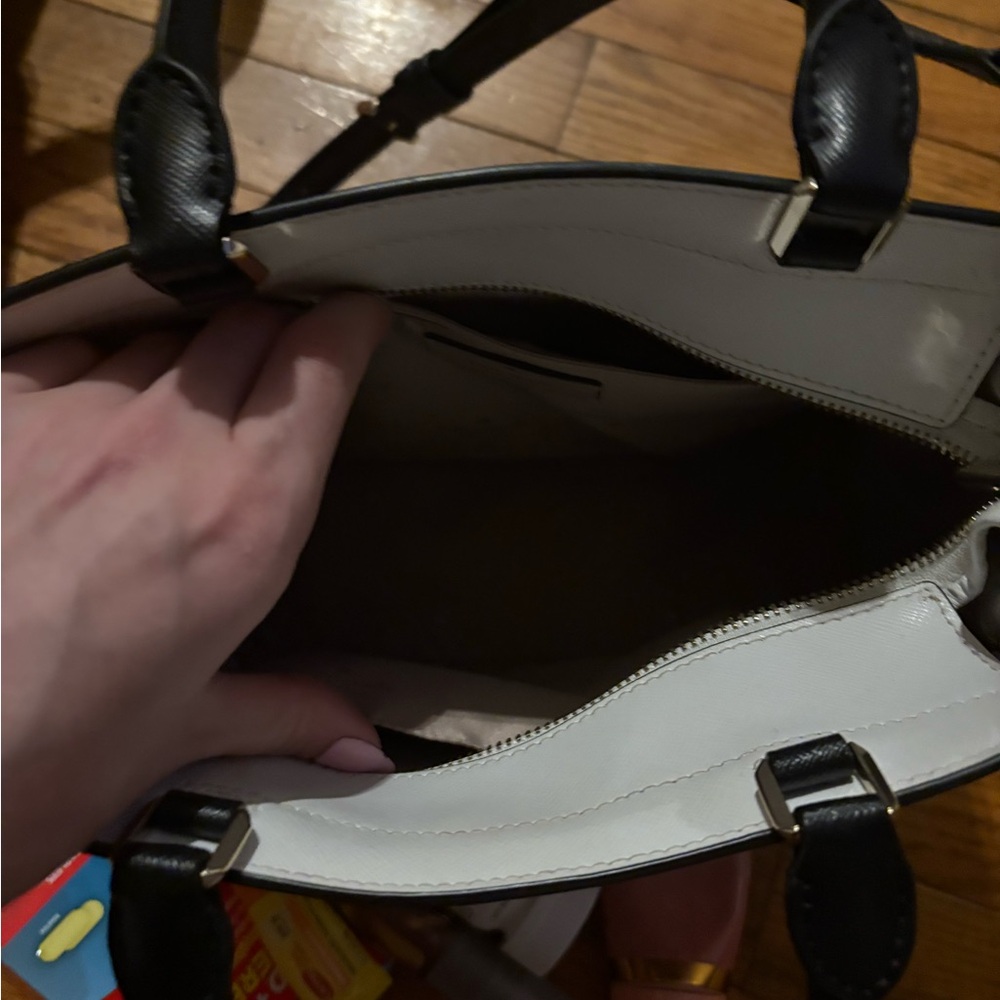 Kate Spade Elegant Black and White Shoulder Bag